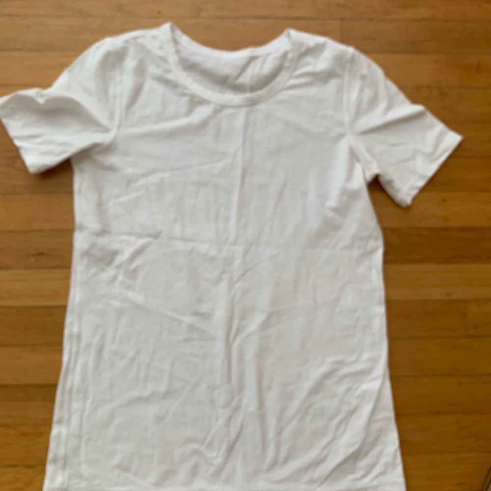 Lululemon tee